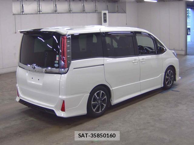 Toyota NOAH 2017-09 8217065-4
