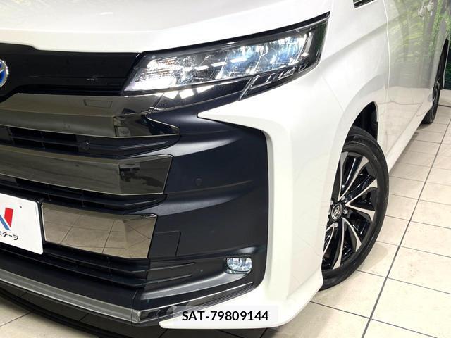 Toyota NOAH 2023-10 8217100-12