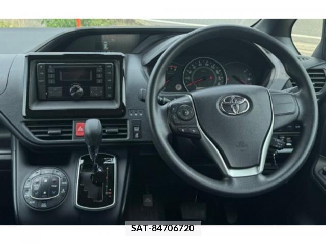 Toyota NOAH 2021-03 8217492-2