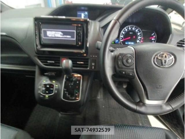 Toyota NOAH 2016 8217549-2