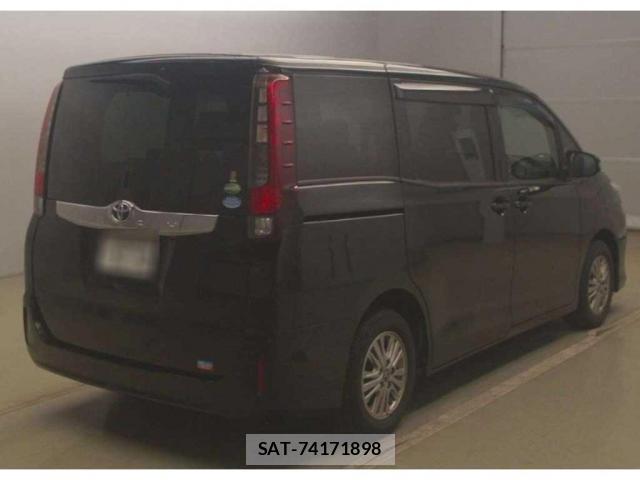 Toyota NOAH 2017-03 8217716-4