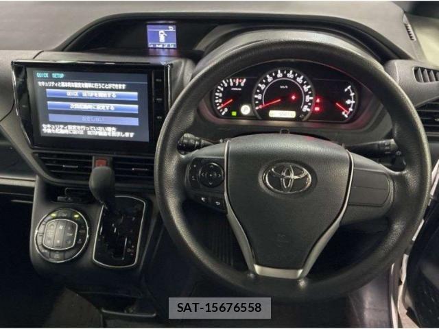 Toyota NOAH 2016-02 8217726-2