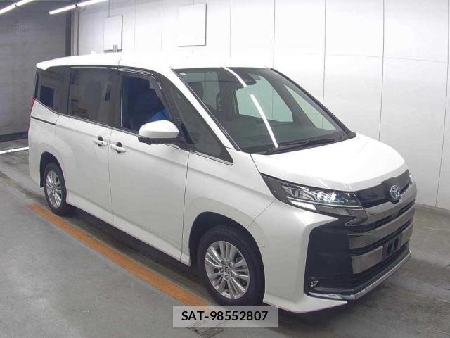 Toyota NOAH 2023-07 8217826-3