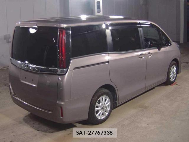 Toyota NOAH 2021-03 8217854-1