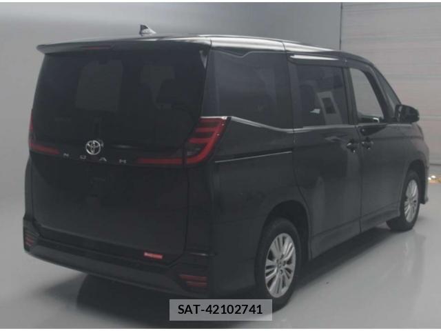 Toyota NOAH 2023-04 8217923-1
