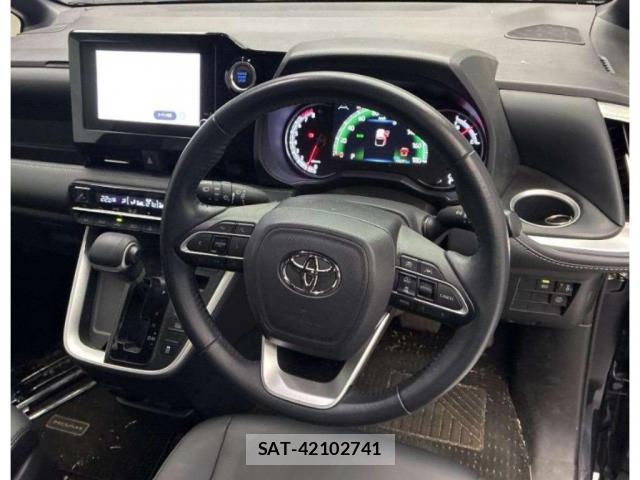 Toyota NOAH 2023-04 8217923-2