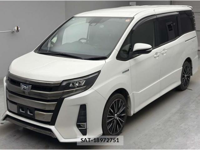 Toyota NOAH 2017-10 8217934-3