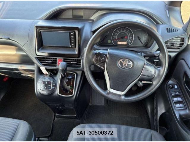 Toyota NOAH 2020-08 8217938-2