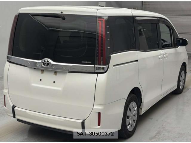 Toyota NOAH 2020-08 8217938-4