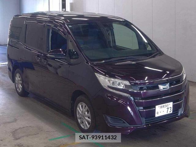 Toyota NOAH 2019-09 8217957-3