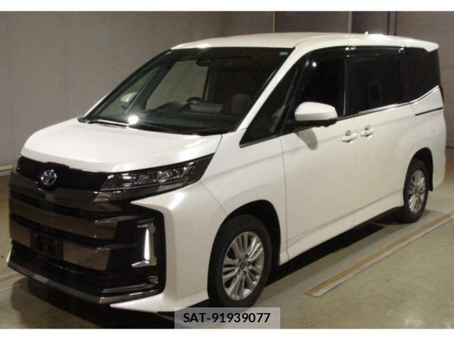 Toyota NOAH 2022-03 8217991-0