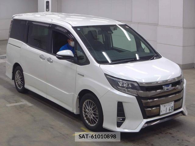 Toyota NOAH 2018 8218007-3