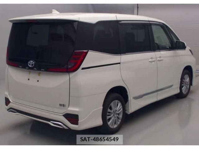 Toyota NOAH 2023-07 8218008-1
