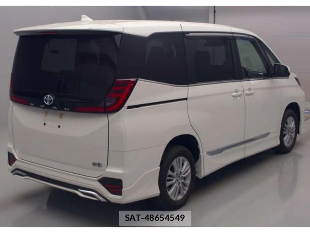 Toyota NOAH 2023-07 8218008-4