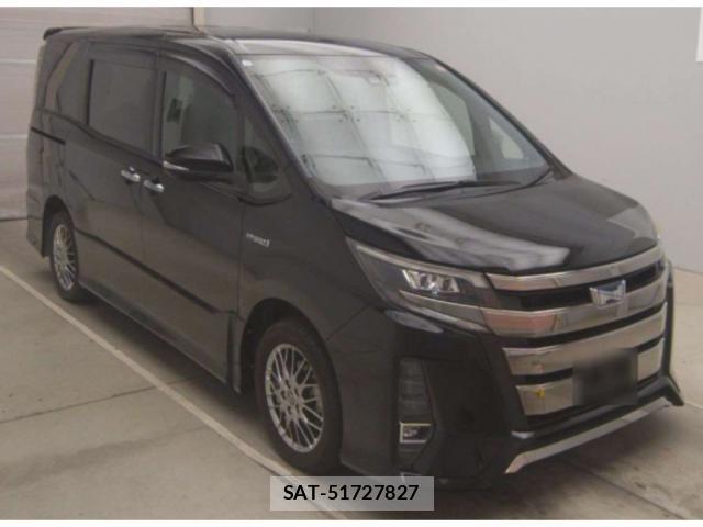 Toyota NOAH 2017-12 8218014-0