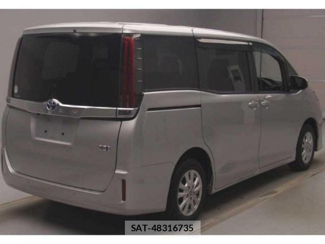 Toyota NOAH 2021-07 8218090-4