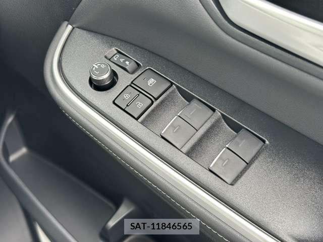 Toyota NOAH 2025-04 8218213-7