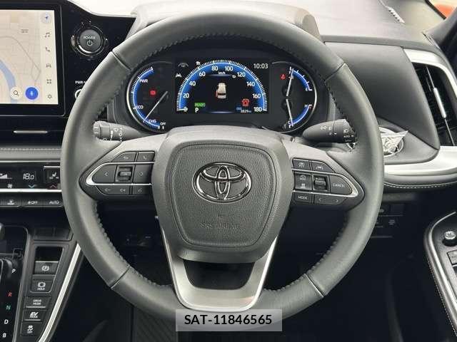 Toyota NOAH 2025-04 8218213-8