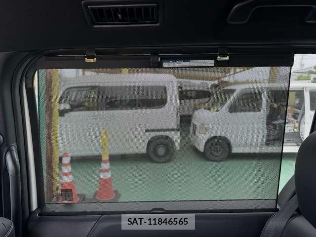 Toyota NOAH 2025-04 8218213-9