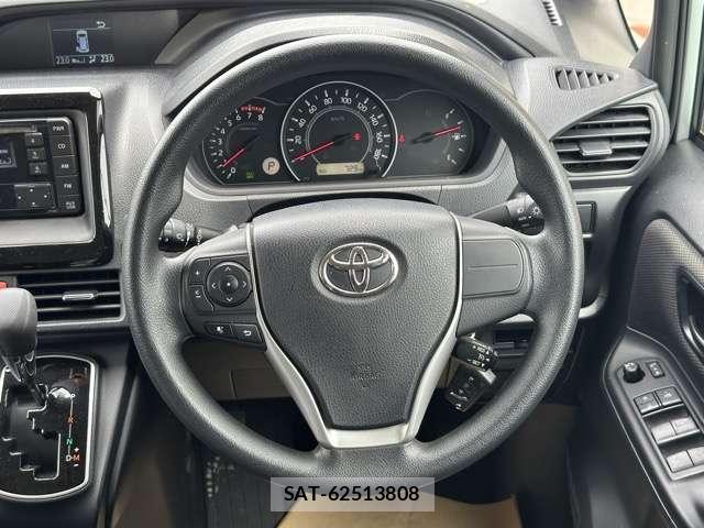 Toyota NOAH 2021-03 8218244-10