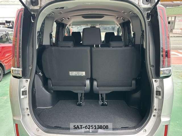 Toyota NOAH 2021-03 8218244-12
