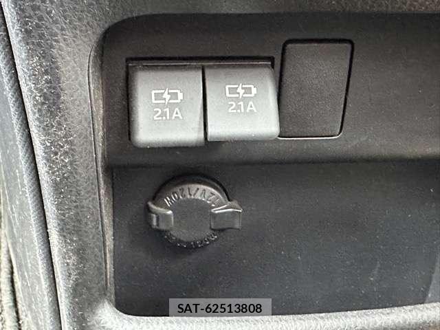 Toyota NOAH 2021-03 8218244-17