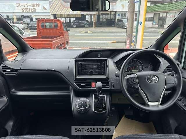 Toyota NOAH 2021-03 8218244-2