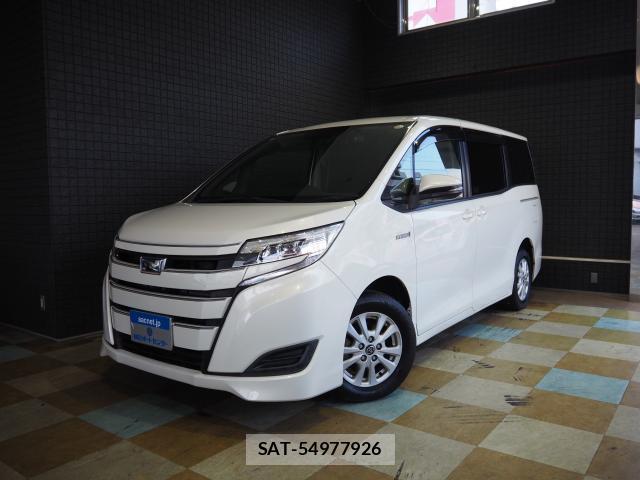 Toyota NOAH 2018-02 8218358-0