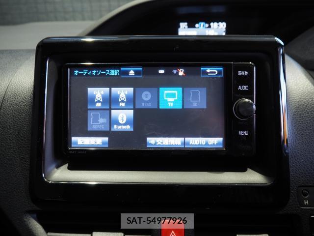 Toyota NOAH 2018-02 8218358-13