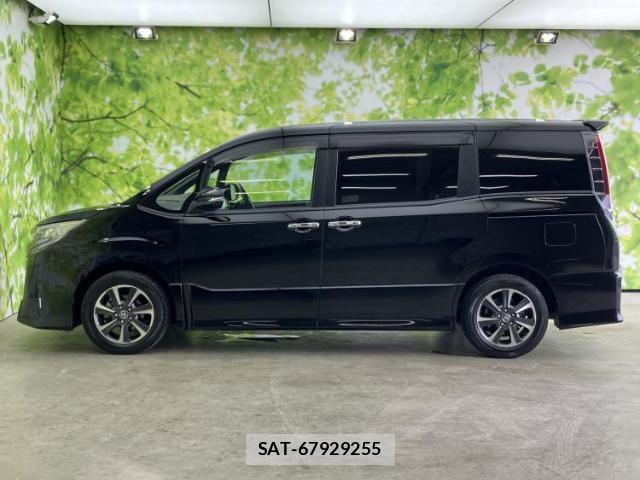 Toyota NOAH 2019-12 8218485-1