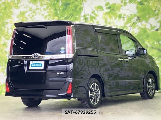 Toyota NOAH 2019-12 8218485-2