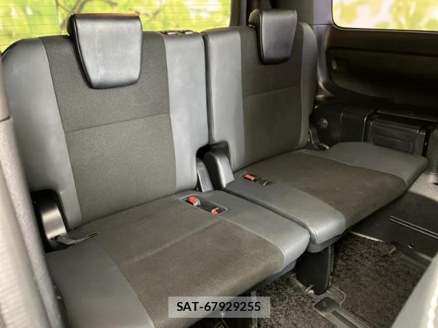 Toyota NOAH 2019-12 8218485-5