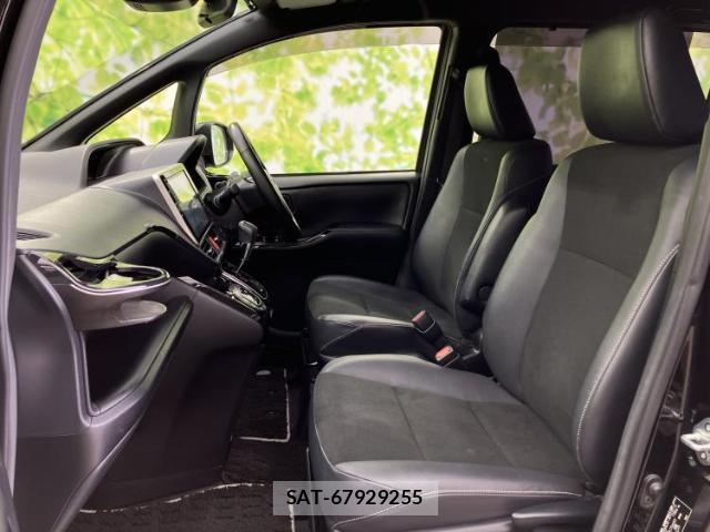 Toyota NOAH 2019-12 8218485-6