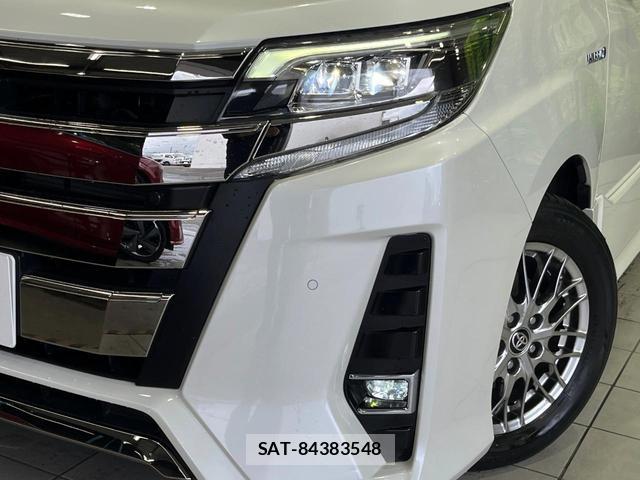 Toyota NOAH 2019-03 8218700-12