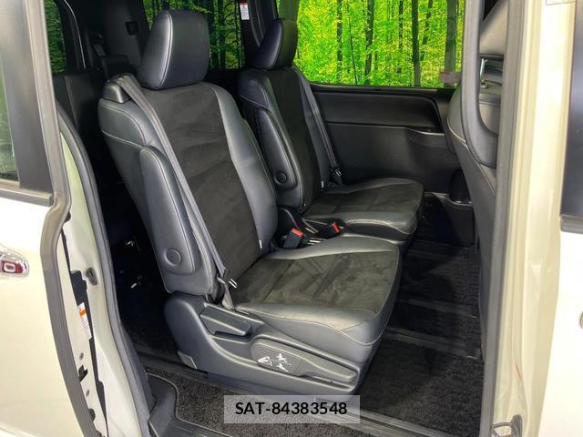 Toyota NOAH 2019-03 8218700-8