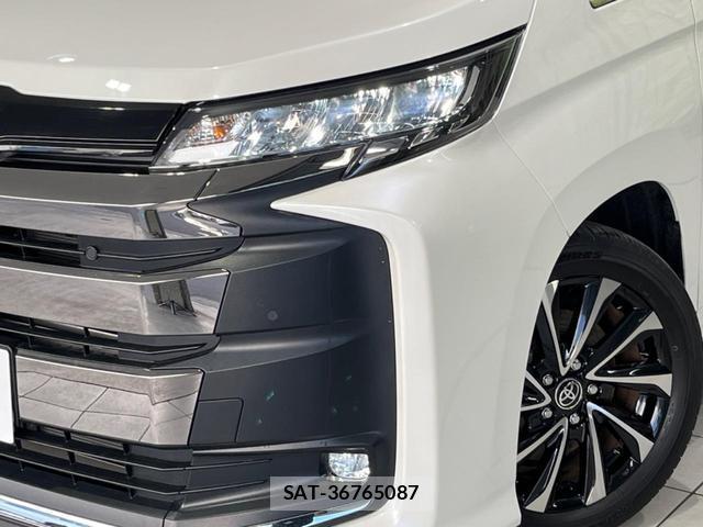 Toyota NOAH 2023-01 8218721-11