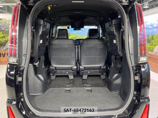 Toyota NOAH 2020-02 8219184-11