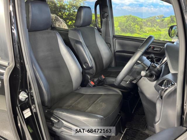 Toyota NOAH 2020-02 8219184-8