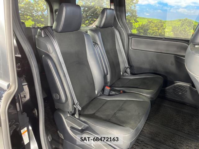 Toyota NOAH 2020-02 8219184-9