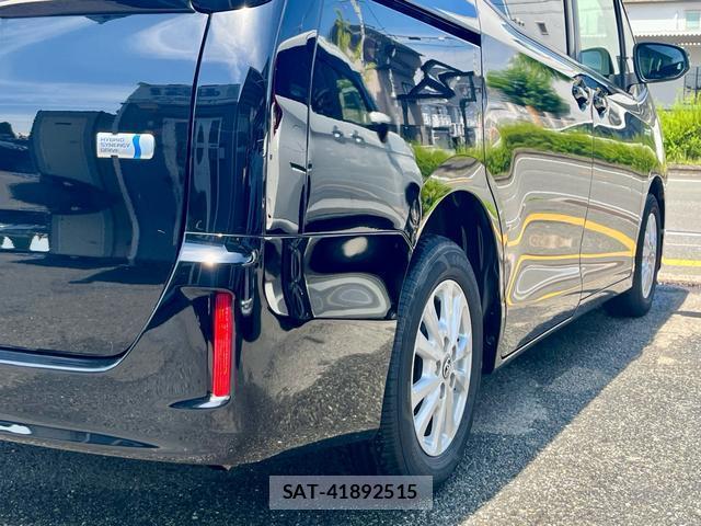 Toyota NOAH 2017-07 8219217-6