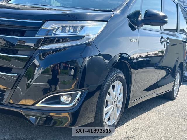 Toyota NOAH 2017-07 8219217-7