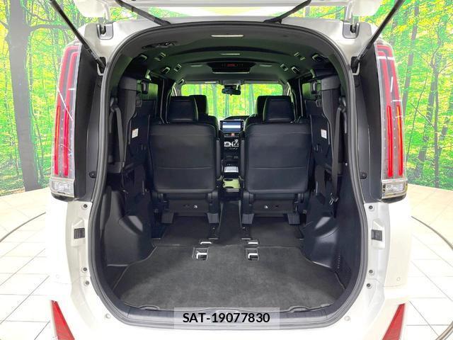 Toyota NOAH 2019-11 8219281-11