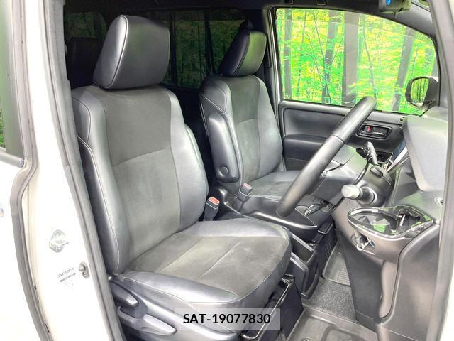 Toyota NOAH 2019-11 8219281-8