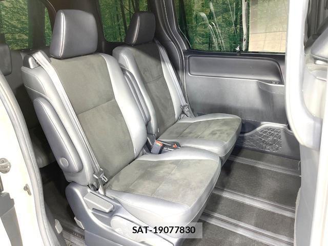 Toyota NOAH 2019-11 8219281-9