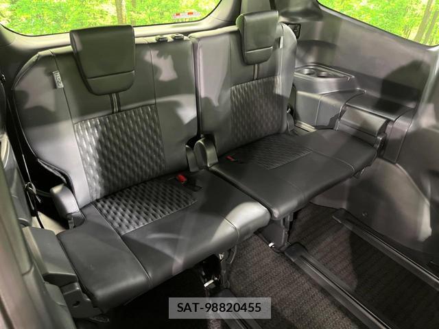 Toyota NOAH 2023-07 8219343-8