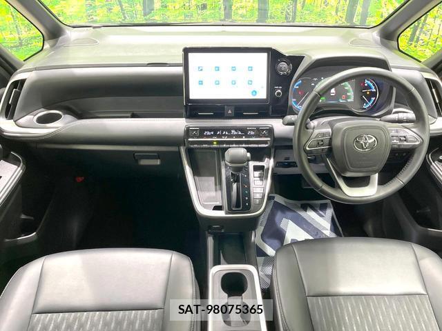 Toyota NOAH 2023-10 8219394-1