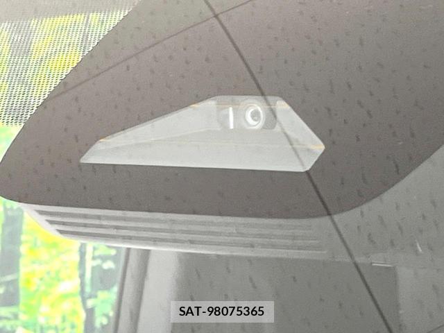 Toyota NOAH 2023-10 8219394-6