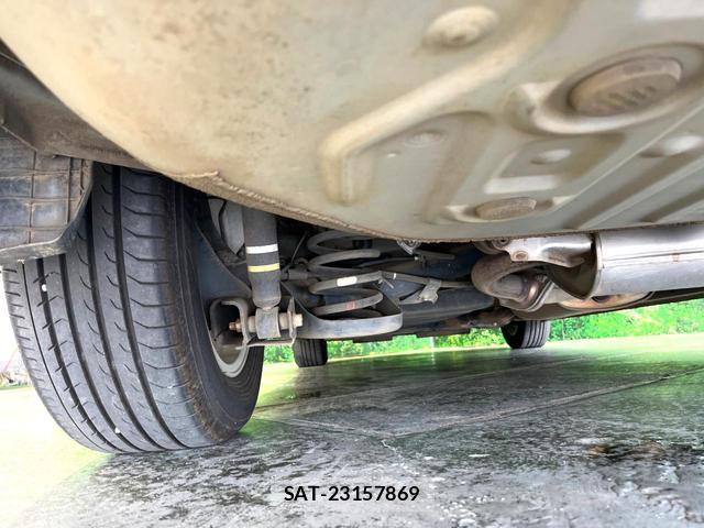 Toyota NOAH 2017-07 8219443-19