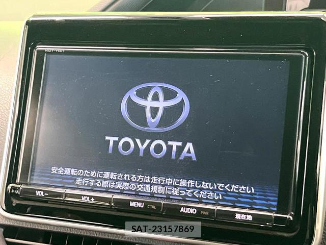 Toyota NOAH 2017-07 8219443-2