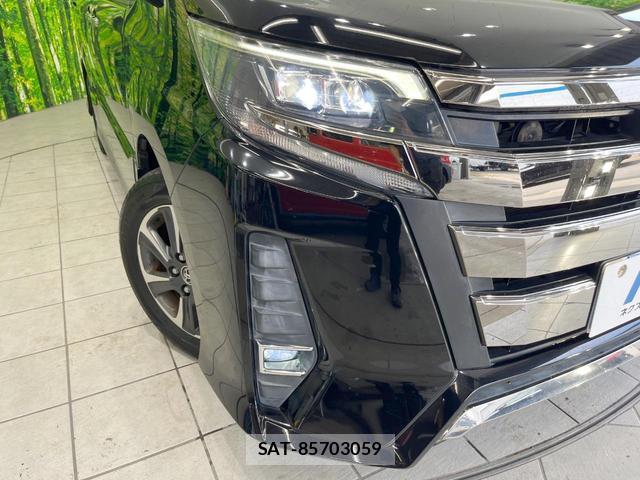 Toyota NOAH 2018-08 8219536-12